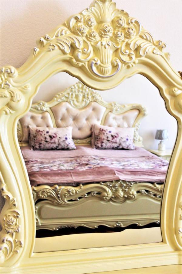 Guesthouse Medea On Pushkini 4 คูทายสิ ภายนอก รูปภาพ